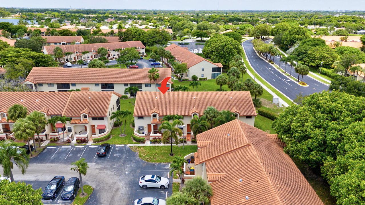 For Sale: $345,000 (2 beds, 2 baths, 1300 Square Feet)