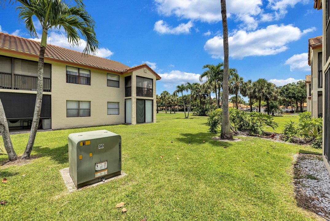 For Sale: $345,000 (2 beds, 2 baths, 1300 Square Feet)