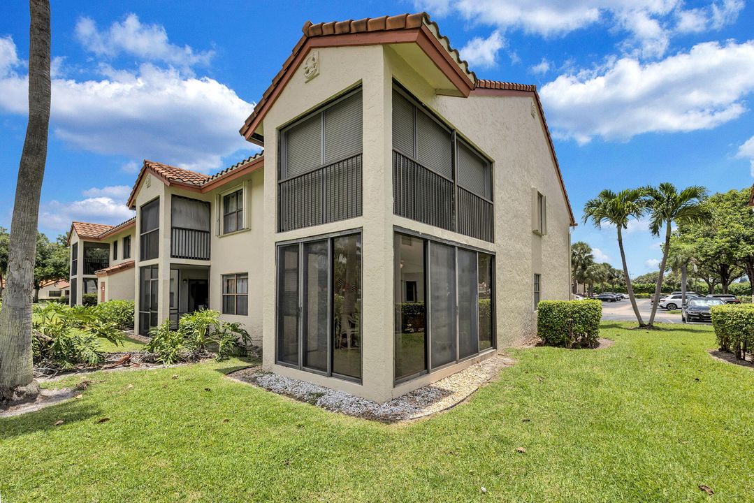 For Sale: $345,000 (2 beds, 2 baths, 1300 Square Feet)