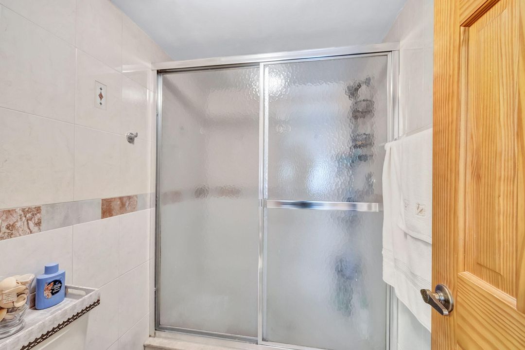 For Sale: $345,000 (2 beds, 2 baths, 1300 Square Feet)