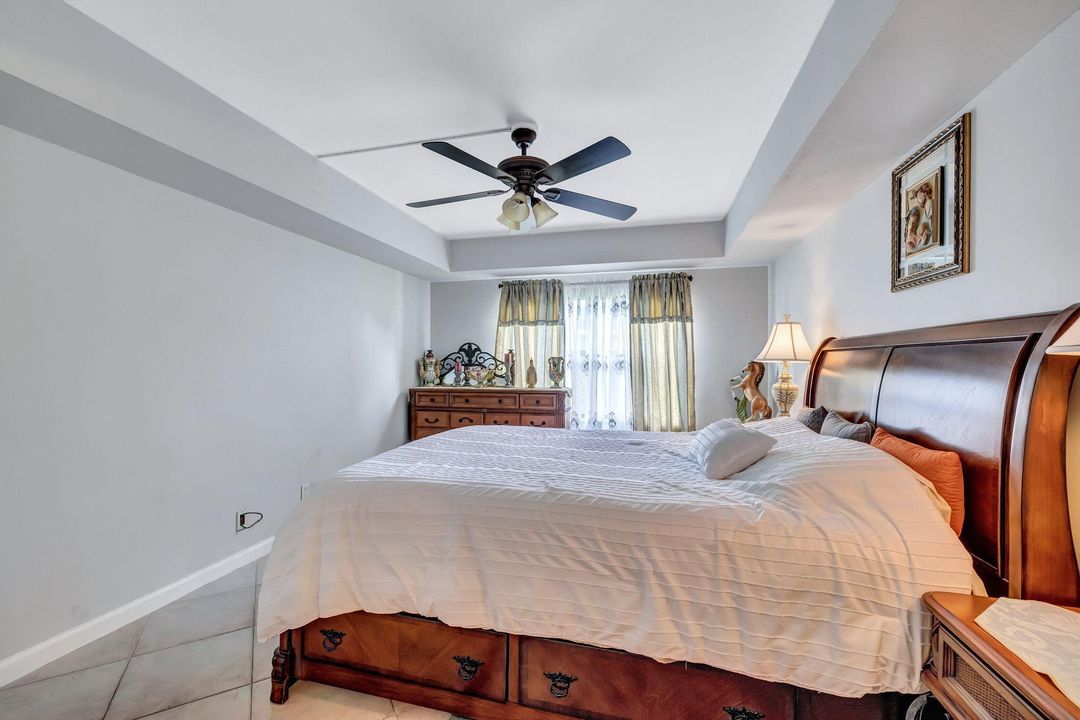 For Sale: $345,000 (2 beds, 2 baths, 1300 Square Feet)