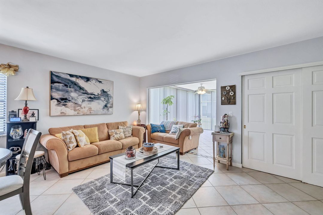 For Sale: $345,000 (2 beds, 2 baths, 1300 Square Feet)