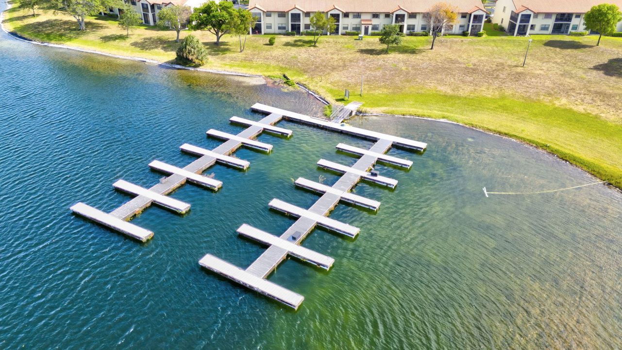 For Sale: $345,000 (2 beds, 2 baths, 1300 Square Feet)