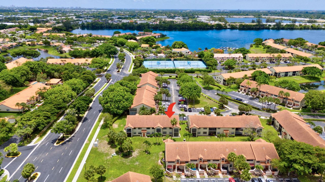 For Sale: $345,000 (2 beds, 2 baths, 1300 Square Feet)