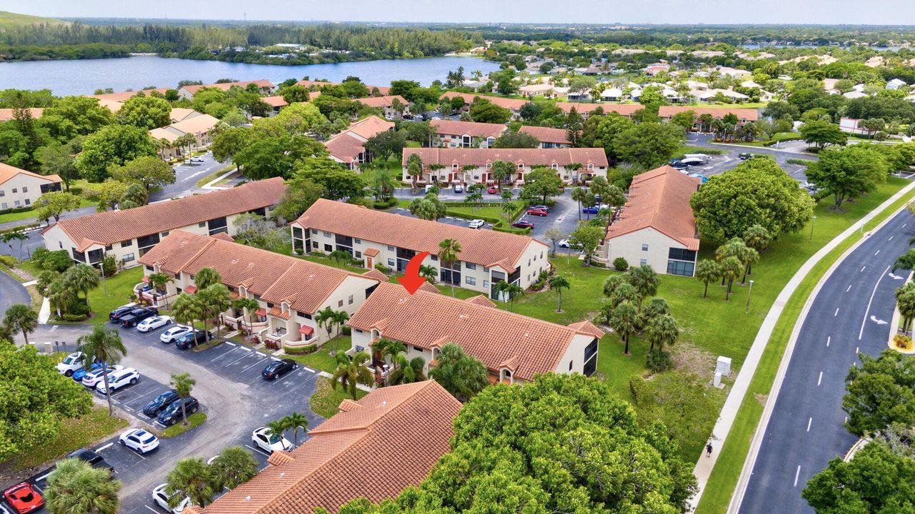 For Sale: $345,000 (2 beds, 2 baths, 1300 Square Feet)