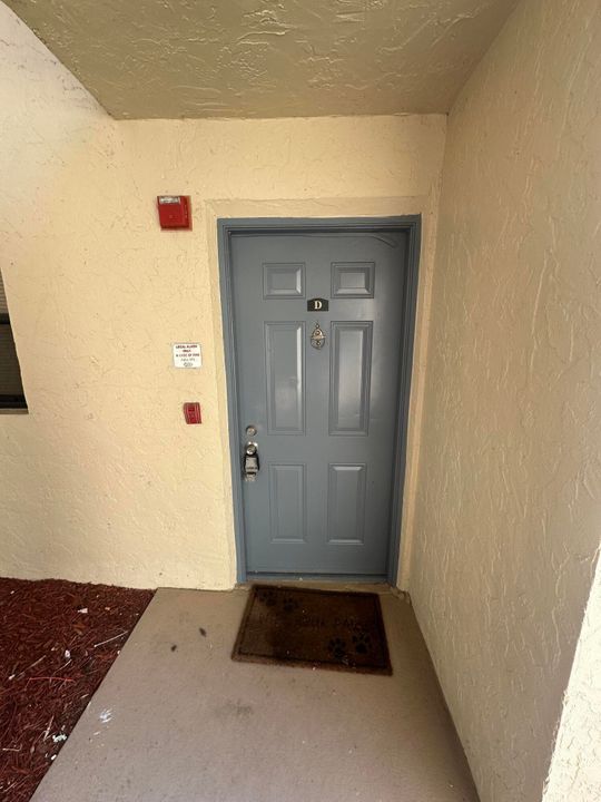 For Rent: $1,650 (1 beds, 1 baths, 700 Square Feet)