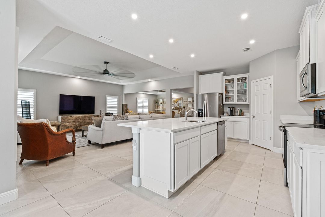 For Sale: $875,000 (4 beds, 3 baths, 2771 Square Feet)