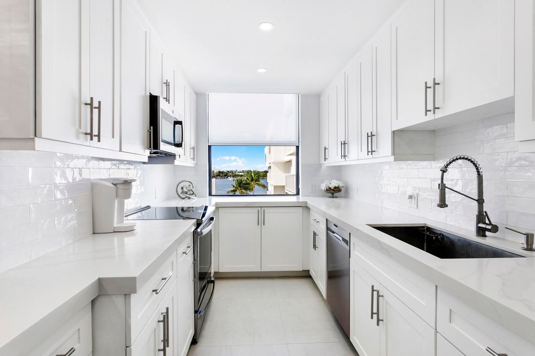 For Sale: $1,175,000 (3 beds, 2 baths, 1578 Square Feet)