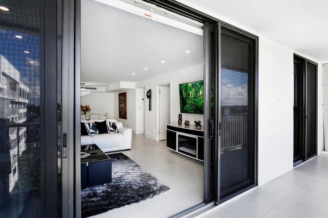 For Sale: $1,175,000 (3 beds, 2 baths, 1578 Square Feet)