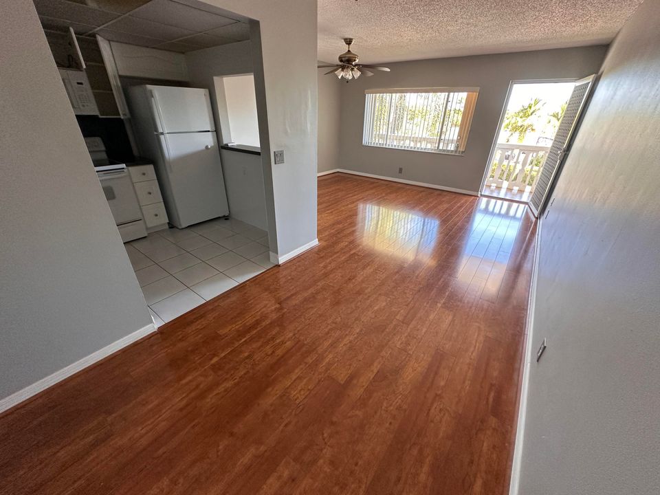 For Rent: $1,500 (1 beds, 1 baths, 642 Square Feet)