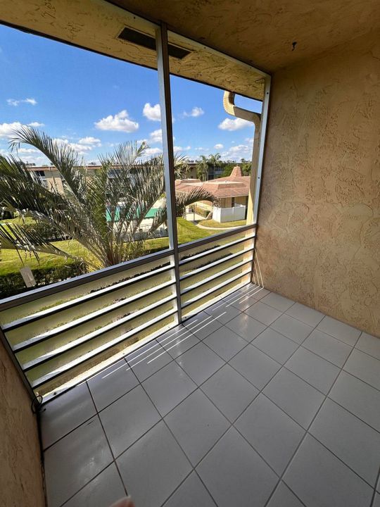 For Rent: $1,500 (1 beds, 1 baths, 642 Square Feet)