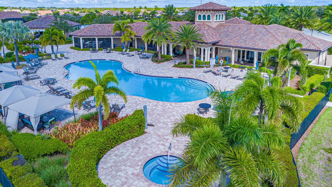 For Sale: $500,000 (3 beds, 3 baths, 2220 Square Feet)