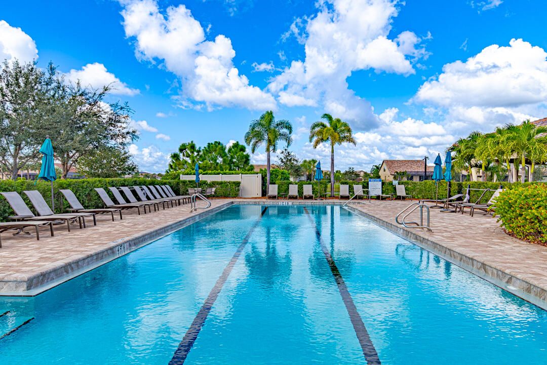 For Sale: $500,000 (3 beds, 3 baths, 2220 Square Feet)