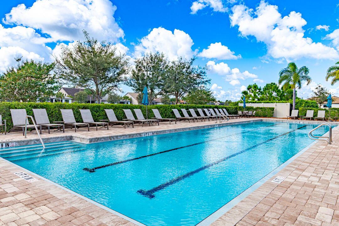 For Sale: $500,000 (3 beds, 3 baths, 2220 Square Feet)