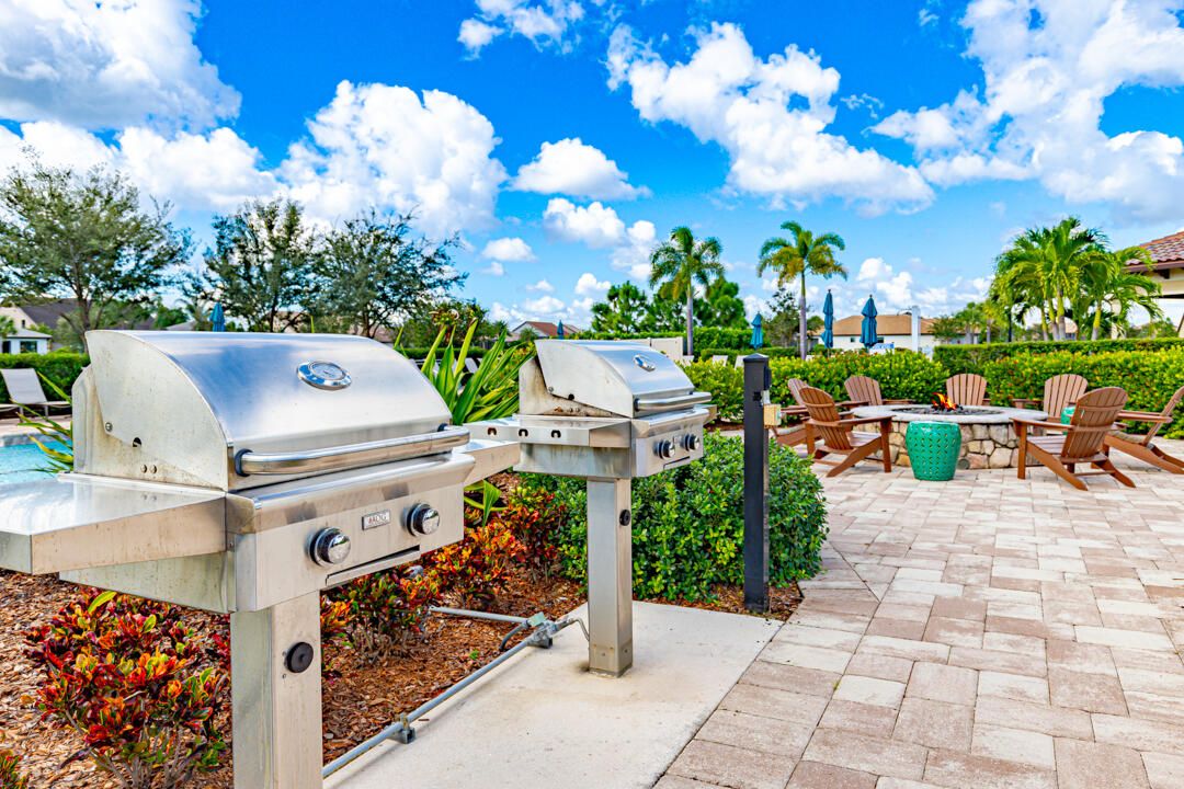 For Sale: $500,000 (3 beds, 3 baths, 2220 Square Feet)