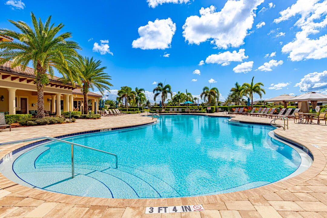 For Sale: $500,000 (3 beds, 3 baths, 2220 Square Feet)