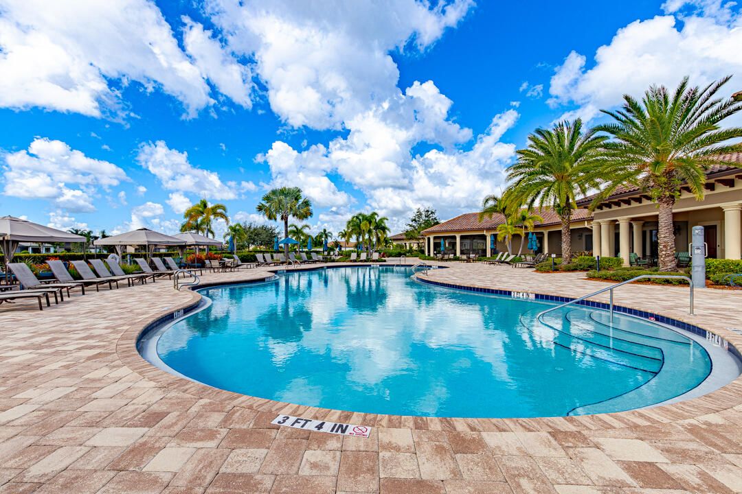 For Sale: $500,000 (3 beds, 3 baths, 2220 Square Feet)