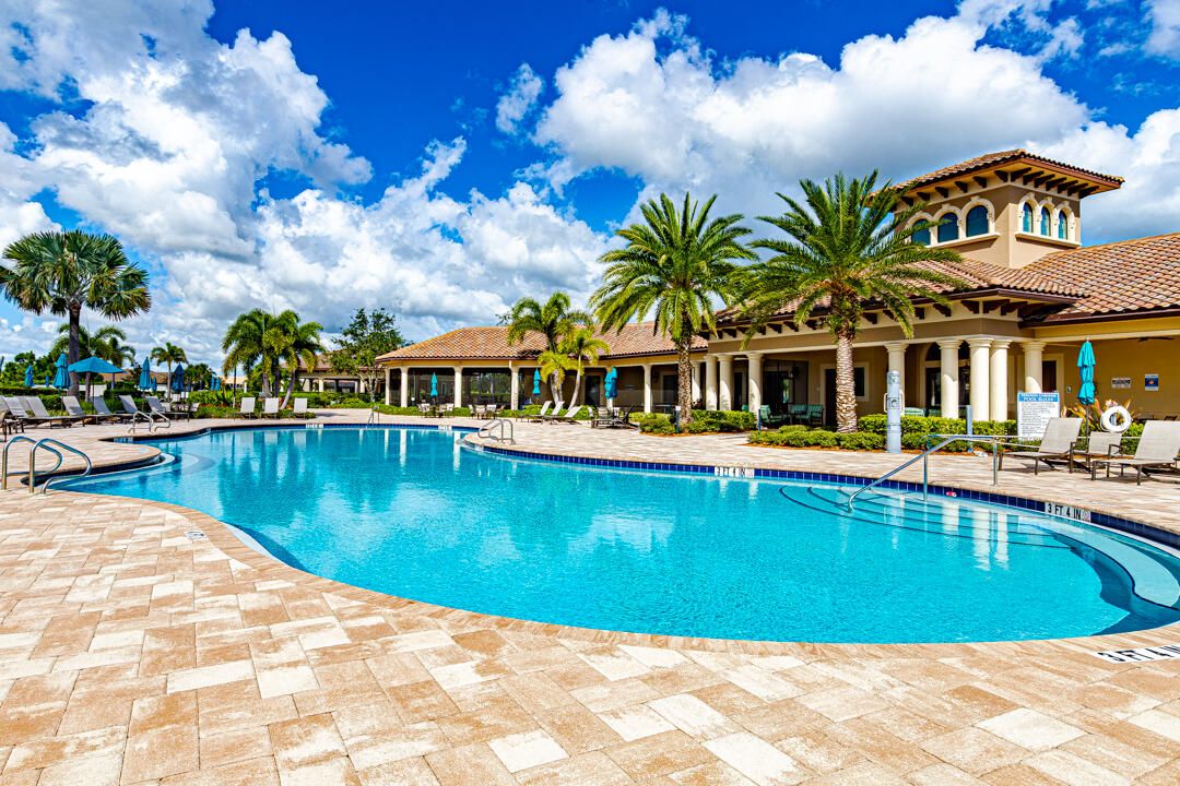 For Sale: $500,000 (3 beds, 3 baths, 2220 Square Feet)