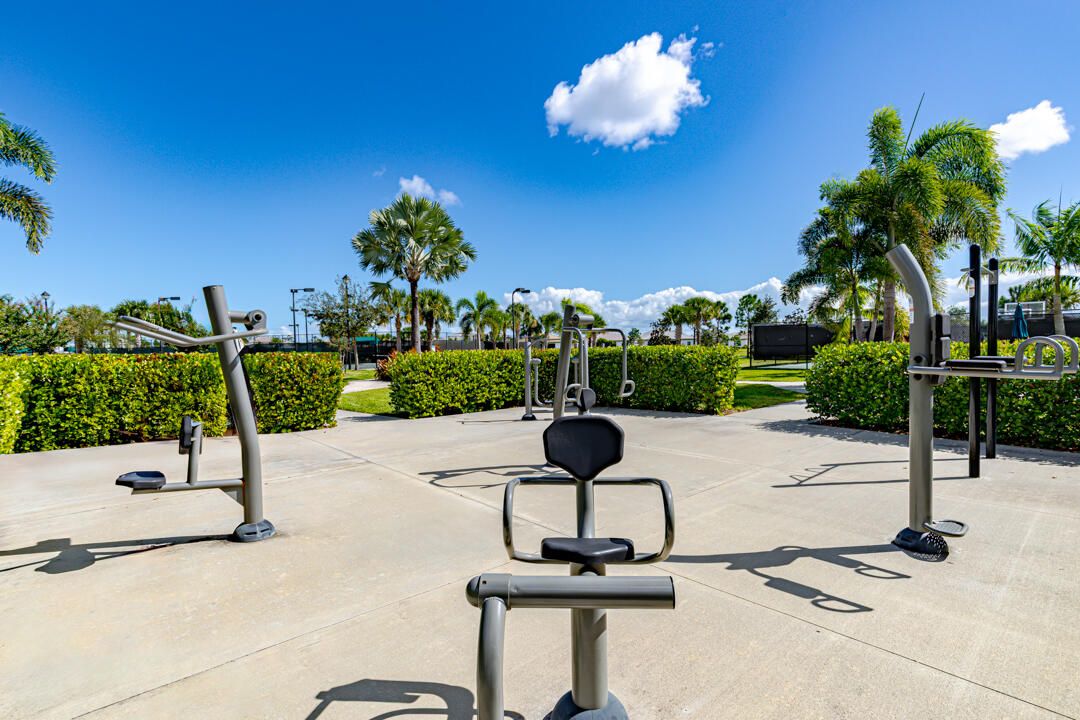 For Sale: $500,000 (3 beds, 3 baths, 2220 Square Feet)