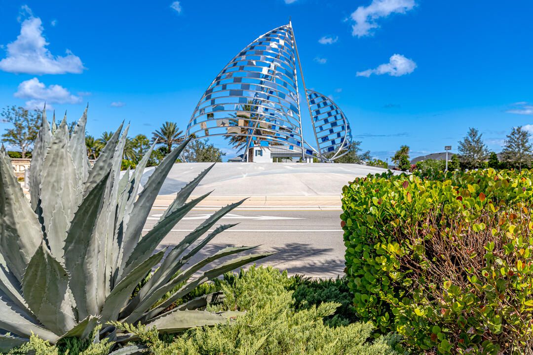 For Sale: $500,000 (3 beds, 3 baths, 2220 Square Feet)