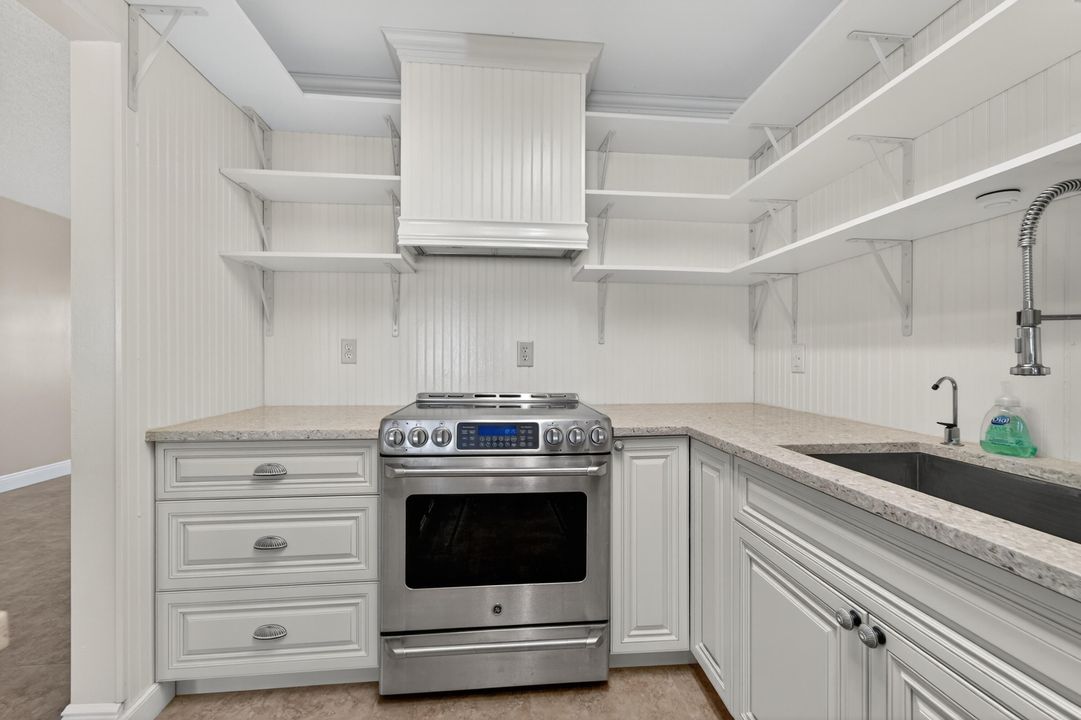 For Sale: $375,000 (2 beds, 2 baths, 1624 Square Feet)