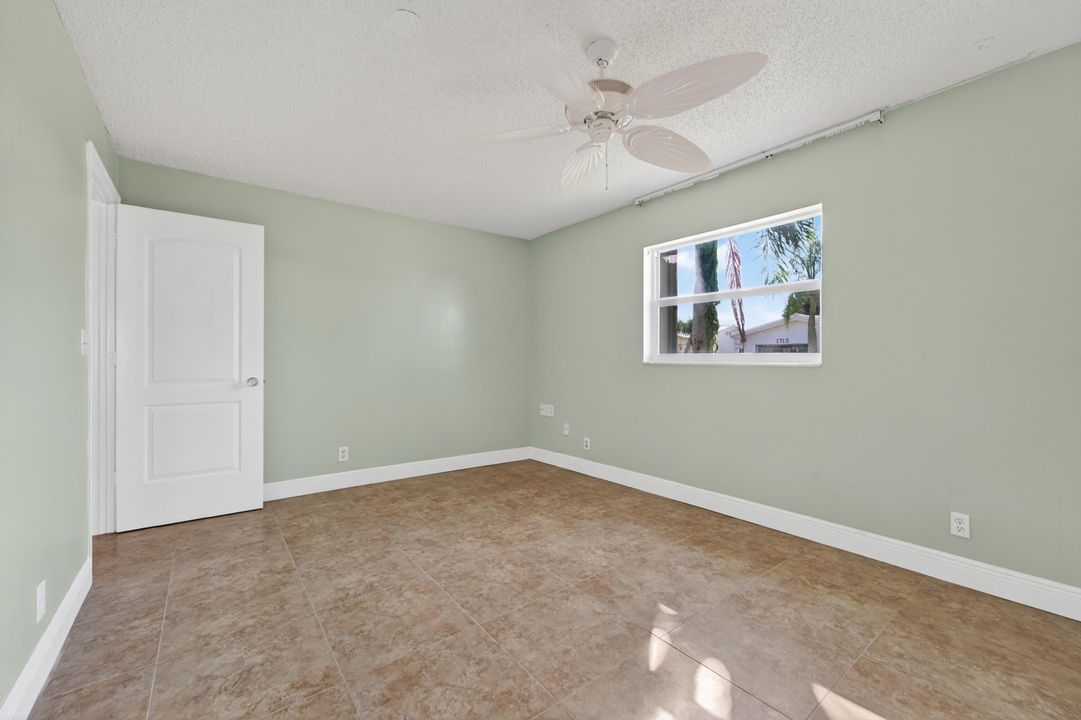 For Sale: $375,000 (2 beds, 2 baths, 1624 Square Feet)