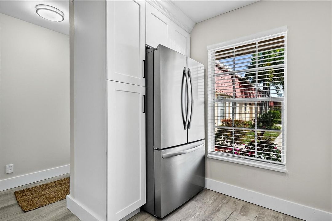 For Sale: $249,900 (2 beds, 2 baths, 941 Square Feet)