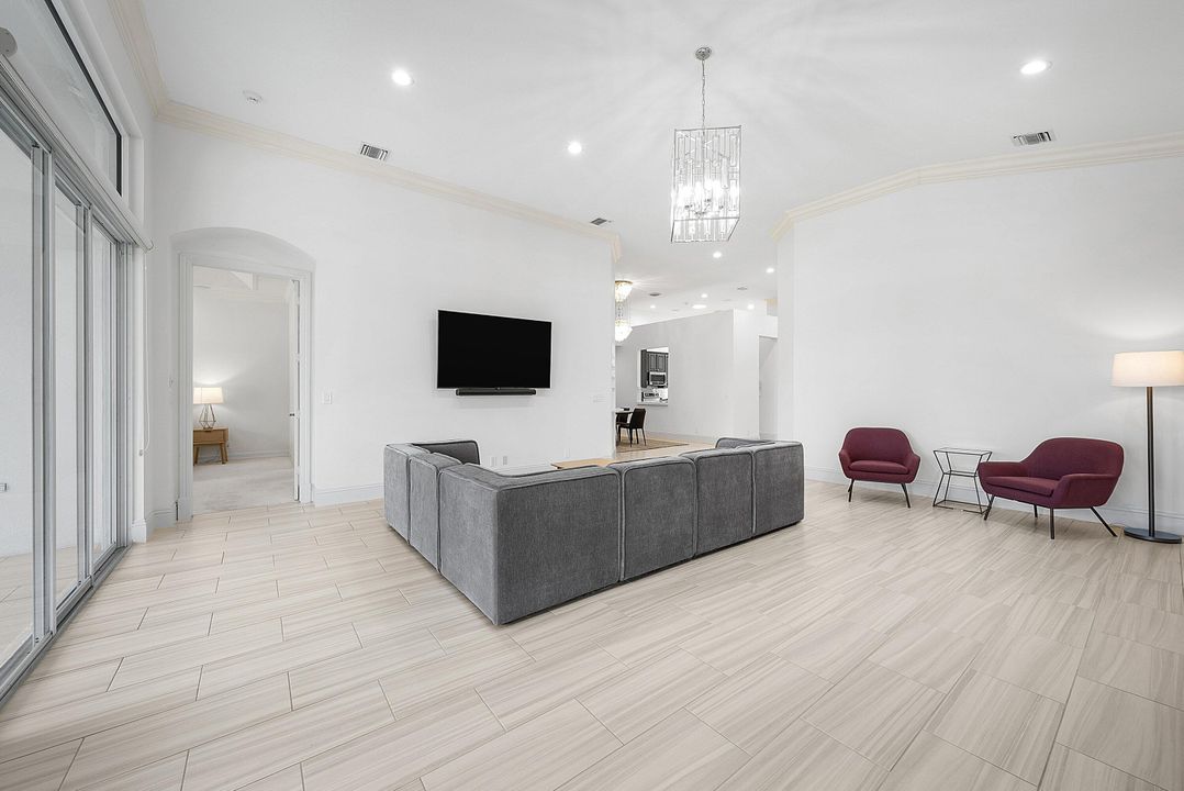 For Rent: $16,000 (3 beds, 2 baths, 2492 Square Feet)