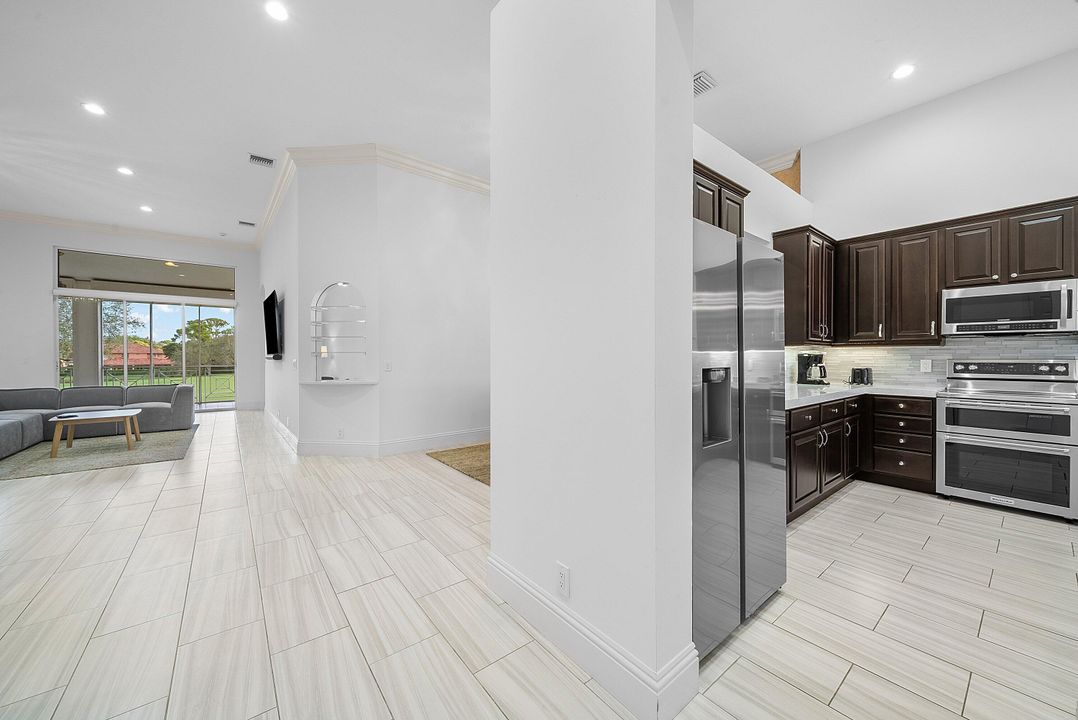 For Rent: $16,000 (3 beds, 2 baths, 2492 Square Feet)