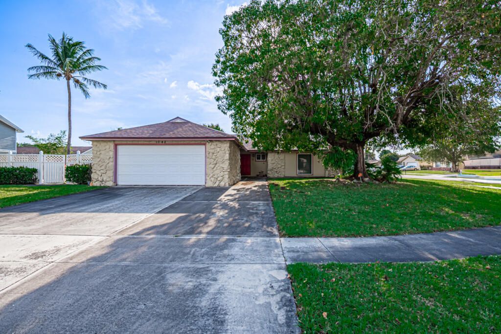 For Rent: $3,000 (3 beds, 2 baths, 1522 Square Feet)