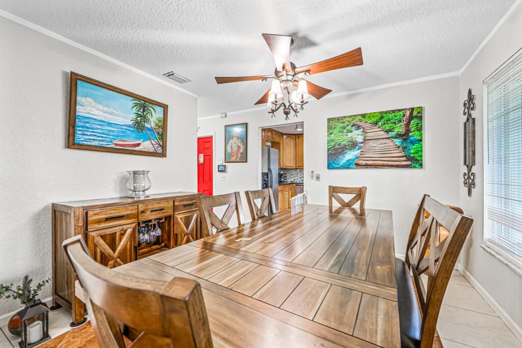 For Rent: $3,000 (3 beds, 2 baths, 1522 Square Feet)