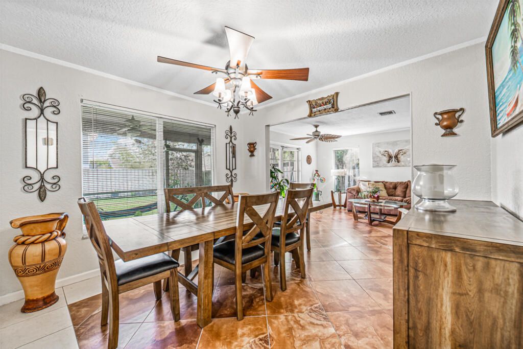 For Rent: $3,000 (3 beds, 2 baths, 1522 Square Feet)