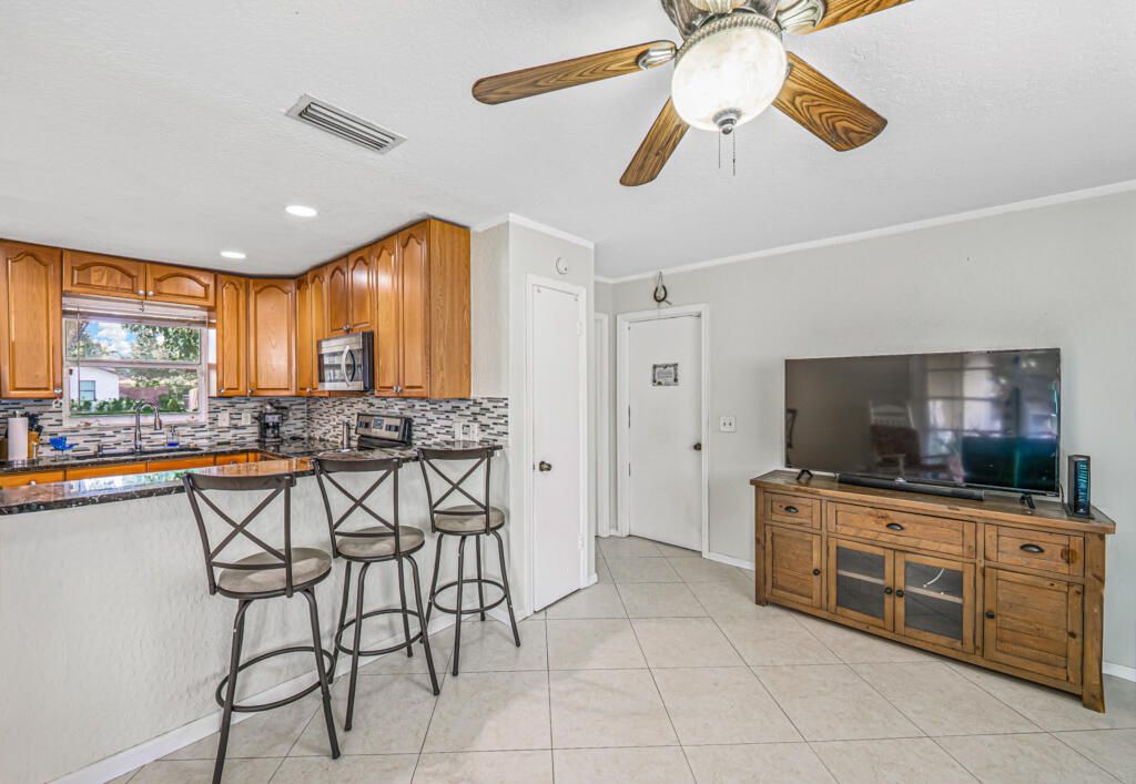 For Rent: $3,000 (3 beds, 2 baths, 1522 Square Feet)