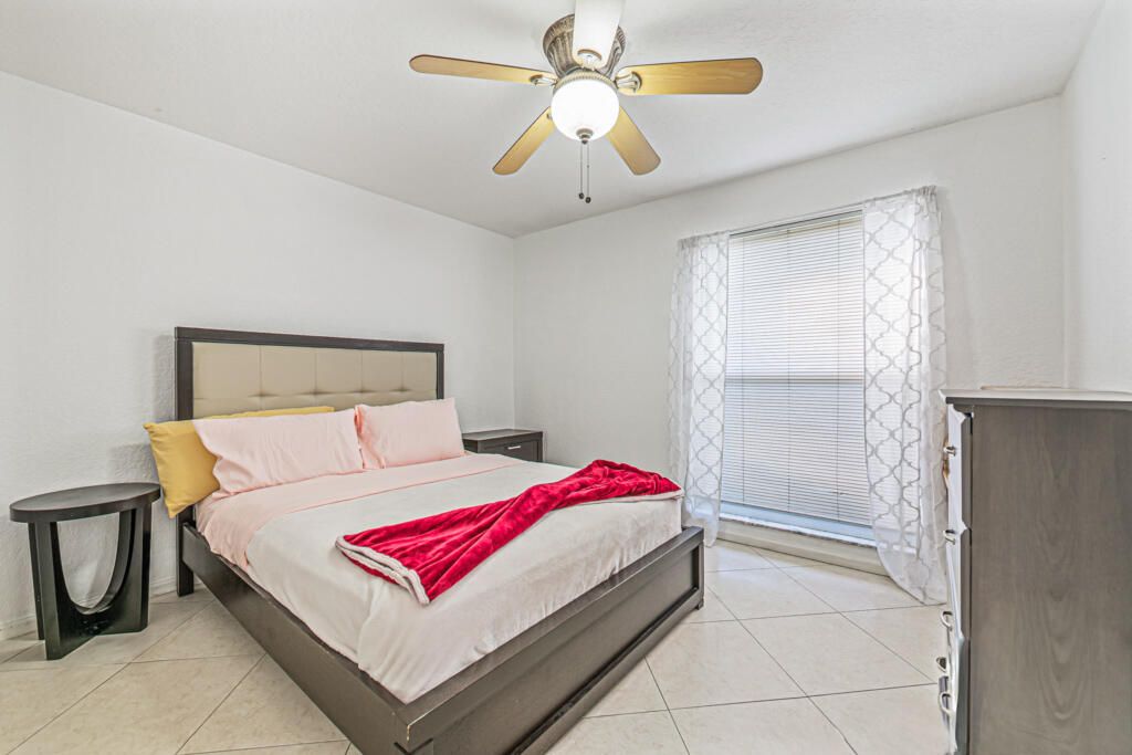 For Rent: $3,000 (3 beds, 2 baths, 1522 Square Feet)