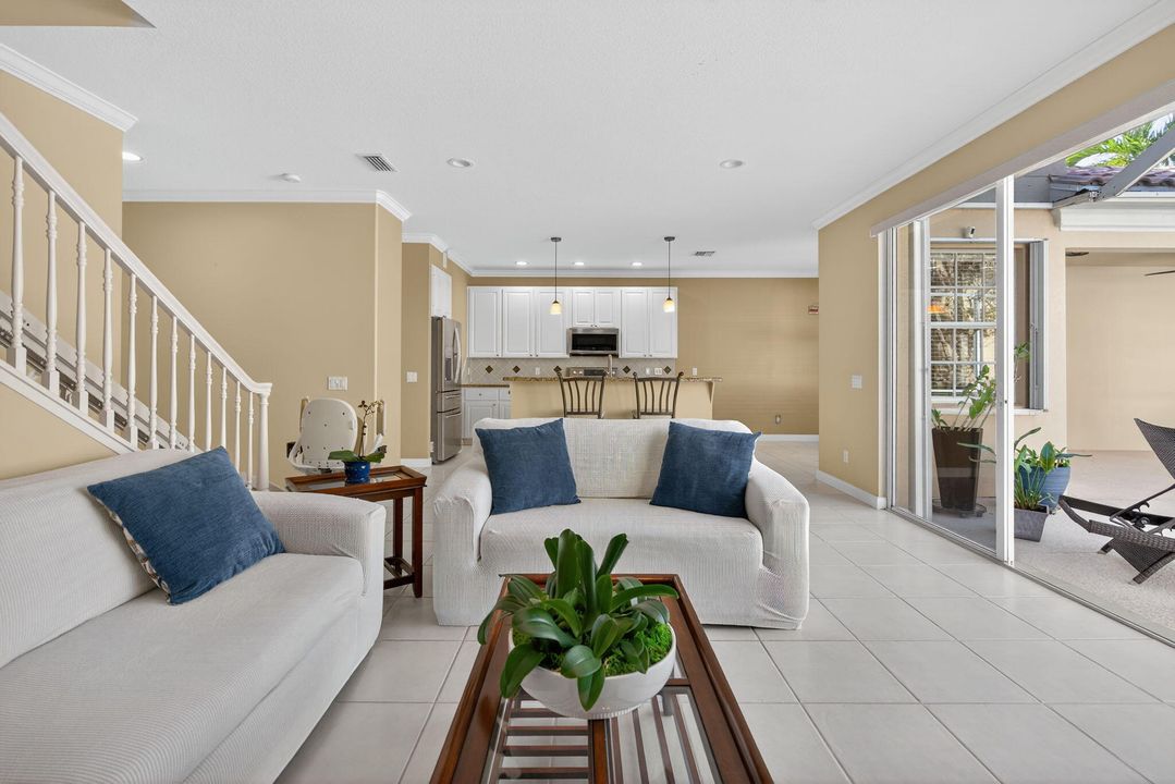 For Sale: $1,499,000 (6 beds, 4 baths, 3258 Square Feet)