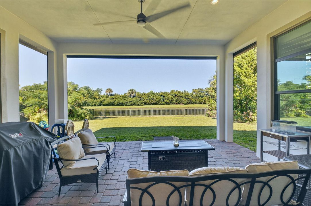 待售: $1,550,000 (4 贝兹, 3 浴室, 3048 平方英尺)