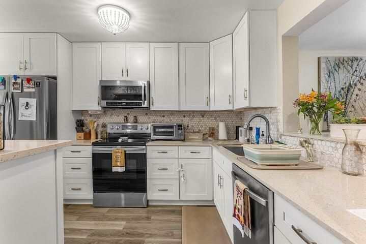 出租: $2,200 (2 贝兹, 2 浴室, 1160 平方英尺)