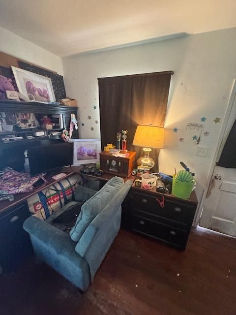 For Sale: $199,000 (3 beds, 1 baths, 936 Square Feet)