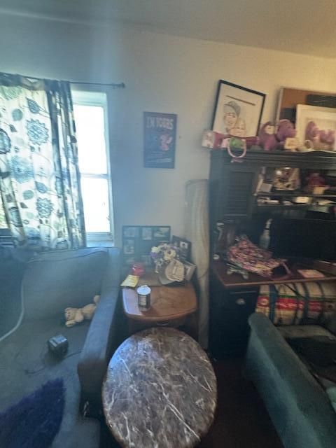 For Sale: $199,000 (3 beds, 1 baths, 936 Square Feet)