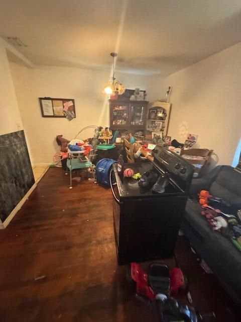 For Sale: $199,000 (3 beds, 1 baths, 936 Square Feet)