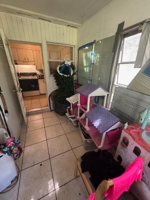 For Sale: $199,000 (3 beds, 1 baths, 936 Square Feet)