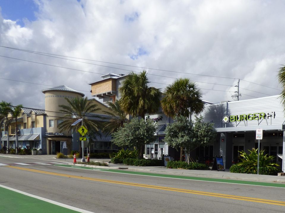 For Rent: $2,000 (1 beds, 1 baths, 319 Square Feet)