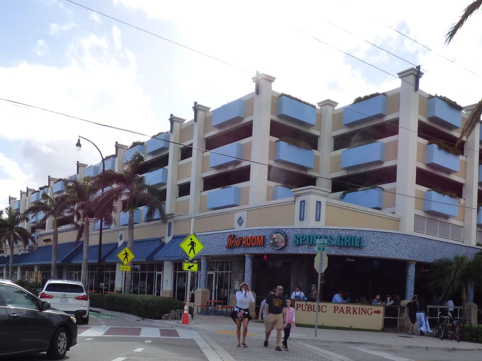 For Rent: $2,000 (1 beds, 1 baths, 319 Square Feet)