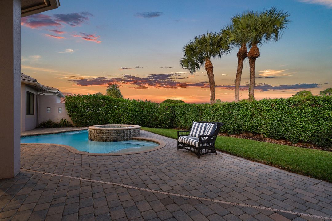 На продажу: $1,599,000 (6 спален, 4 ванн, 3950 Квадратных фут)