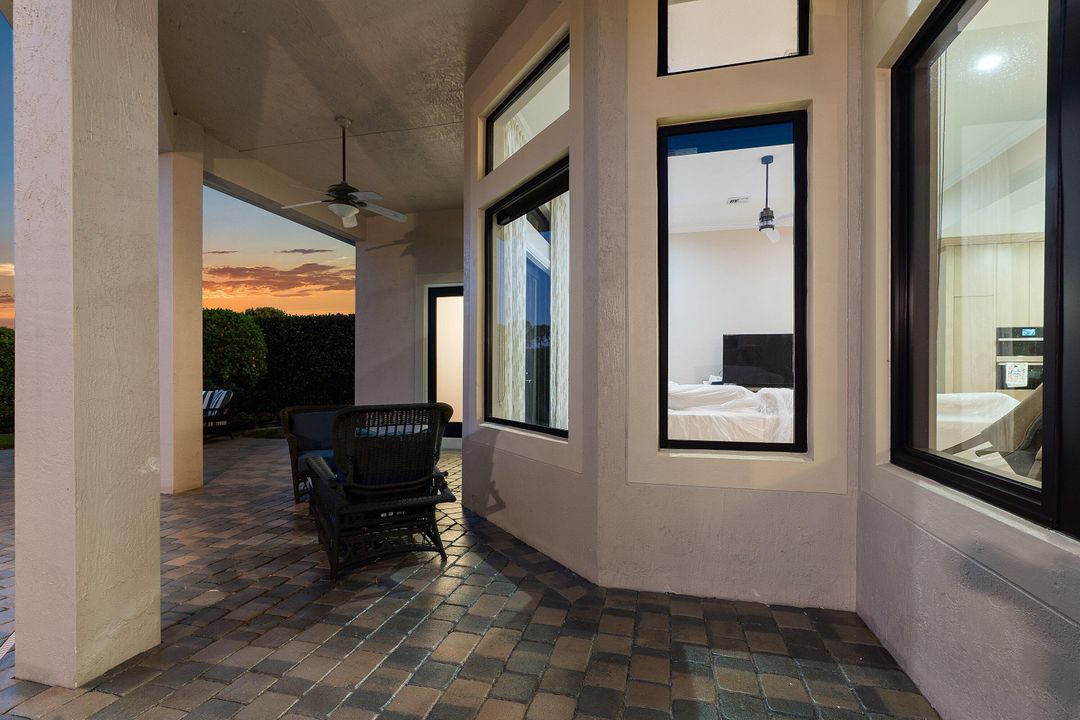 На продажу: $1,599,000 (6 спален, 4 ванн, 3950 Квадратных фут)