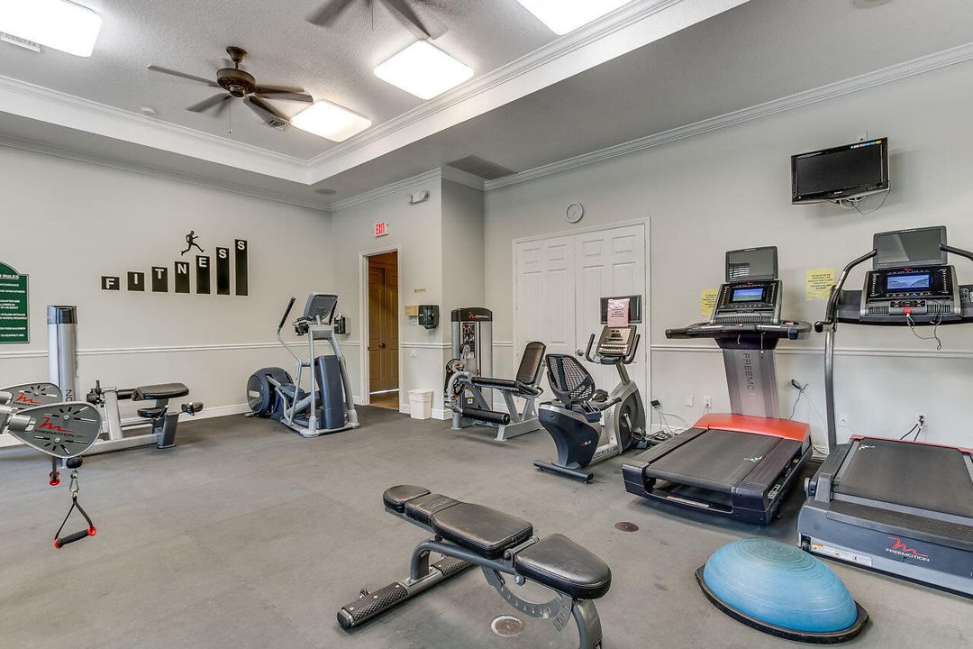 На продажу: $1,599,000 (6 спален, 4 ванн, 3950 Квадратных фут)