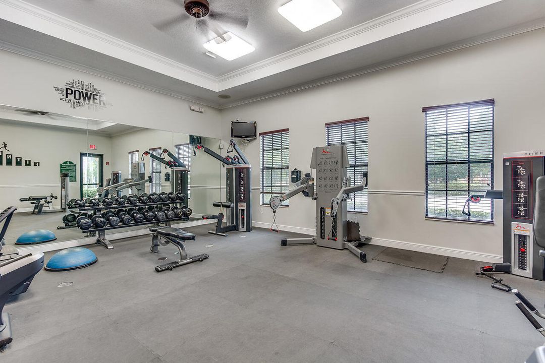 На продажу: $1,599,000 (6 спален, 4 ванн, 3950 Квадратных фут)