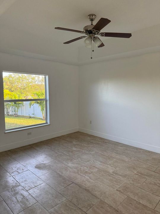 For Rent: $2,650 (4 beds, 2 baths, 1640 Square Feet)