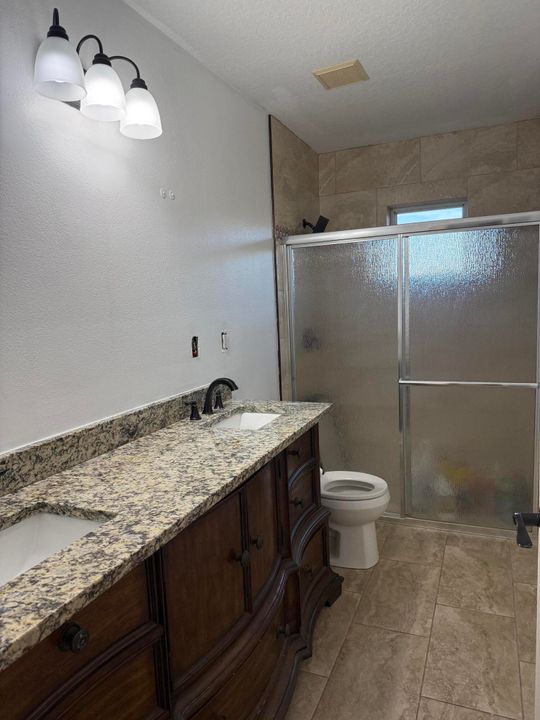For Rent: $2,650 (4 beds, 2 baths, 1640 Square Feet)