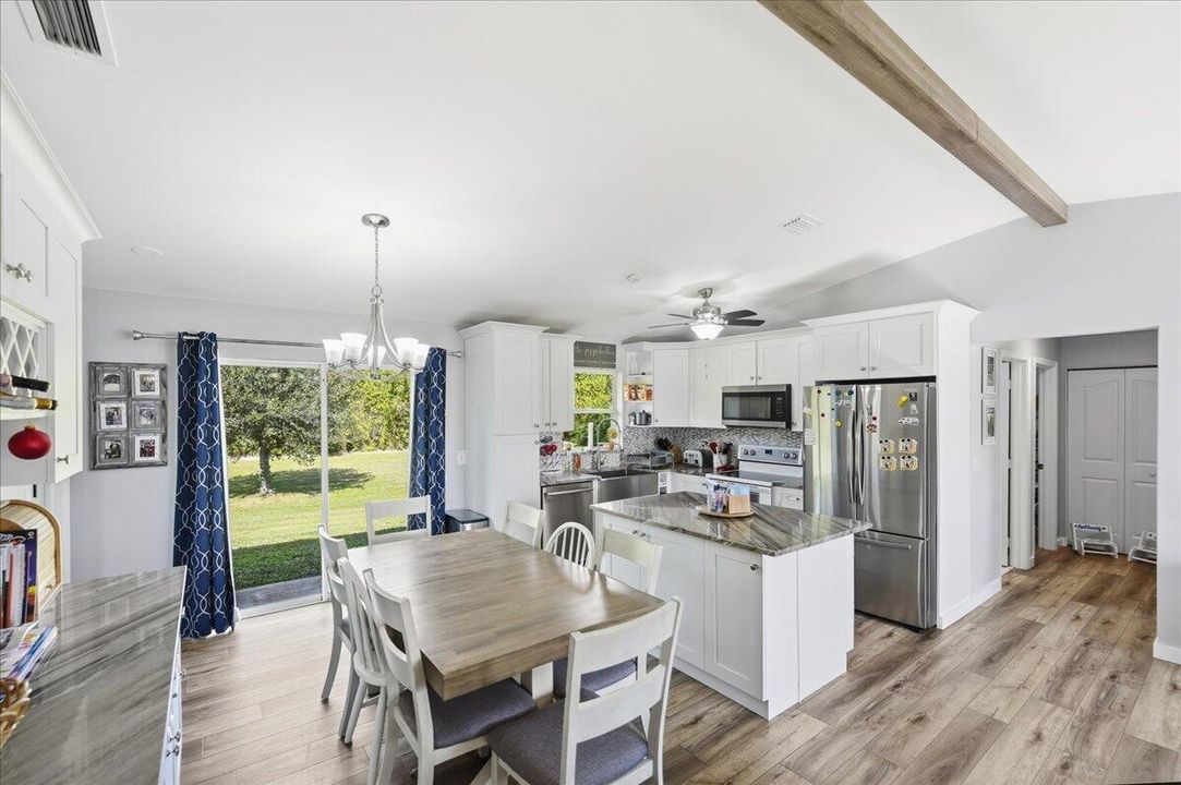 For Sale: $549,000 (3 beds, 2 baths, 1233 Square Feet)